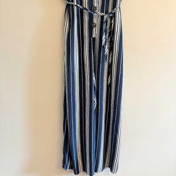 $9🎅🏼 Urban Romantics Navy & White Stripped Capri Length Romper Jumpsuit - Picture 4 of 16